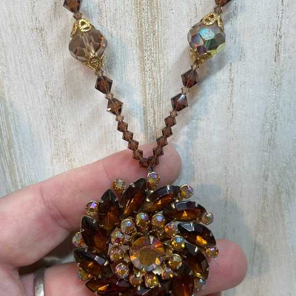 Handmade crystal rhinestone pendant, crystal necklace repurposed vintage brooch - Picture 2 of 7